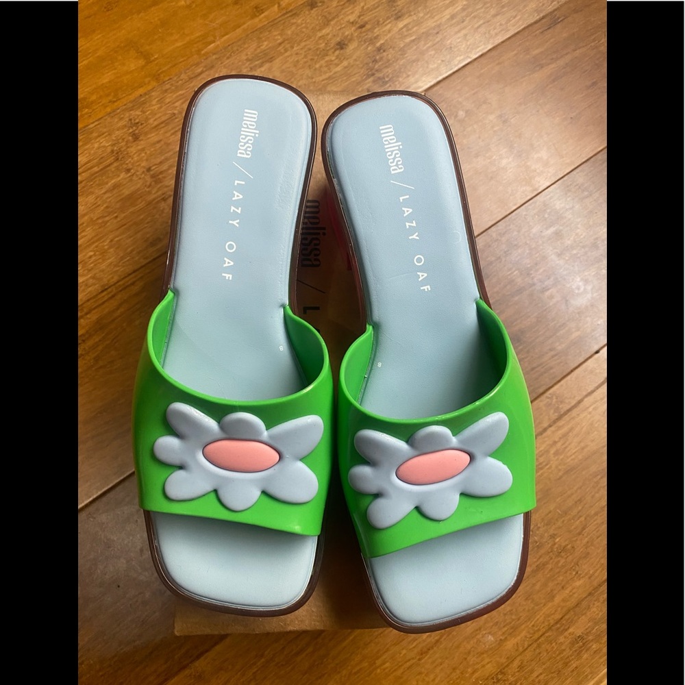 Lazy Oaf x Melissa Sandals - Picture 3 of 3